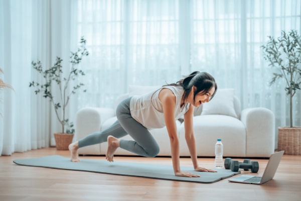 Động tác Plank nâng gối