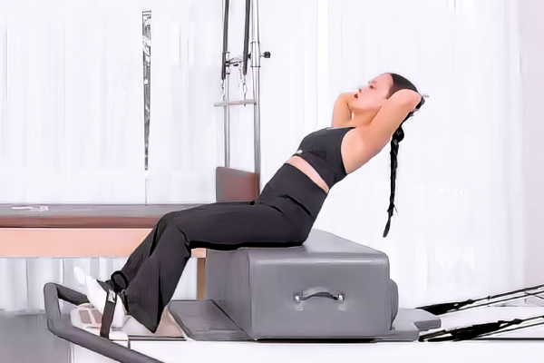 Vì sao Pilates có thể chữa lành phụ nữ văn phòng?